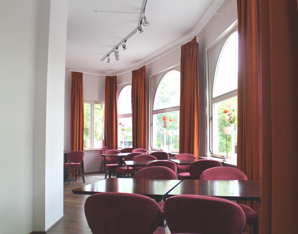 Hotel Zum Lowen Бонн Экстерьер фото