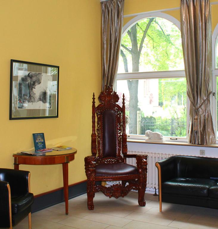 Hotel Zum Lowen Бонн Экстерьер фото