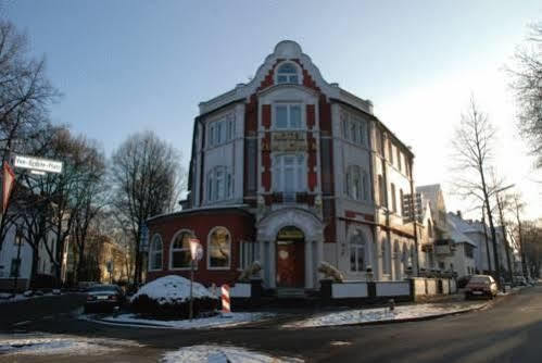Hotel Zum Lowen Бонн Экстерьер фото